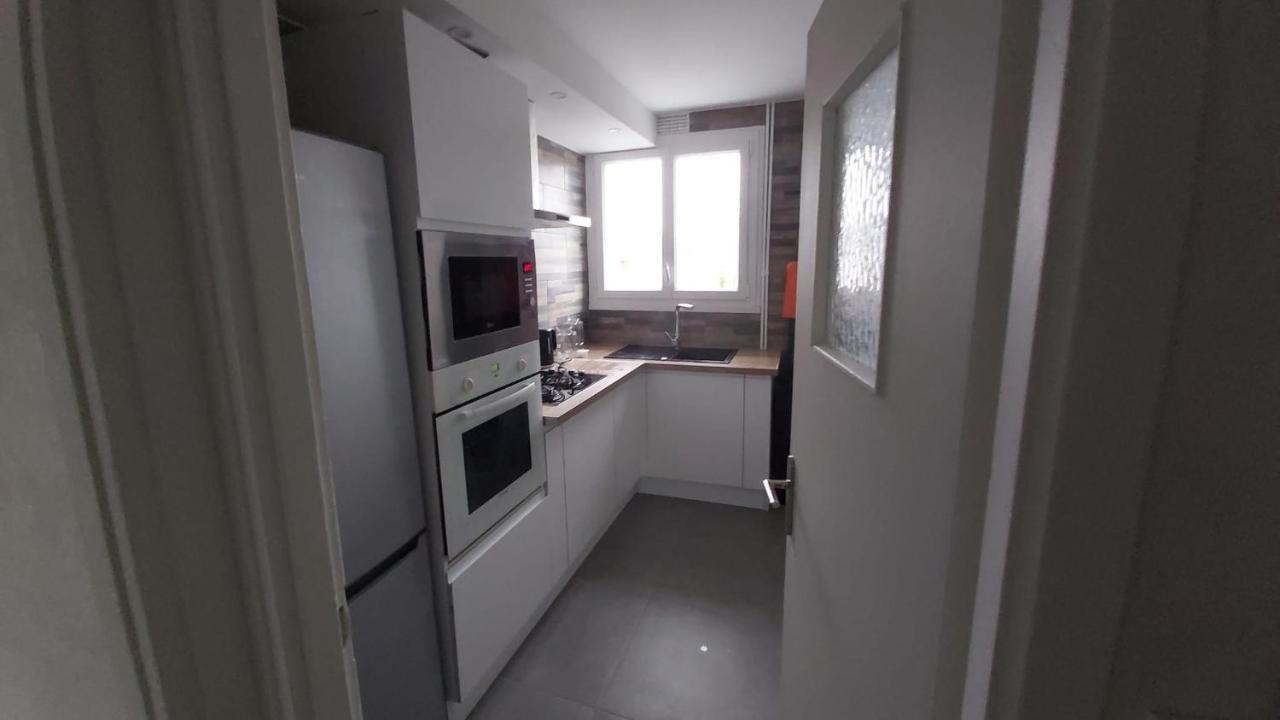 F3 2 Un Salon Avec Wifi Apartamento Saint-Jean-de-la-Ruelle