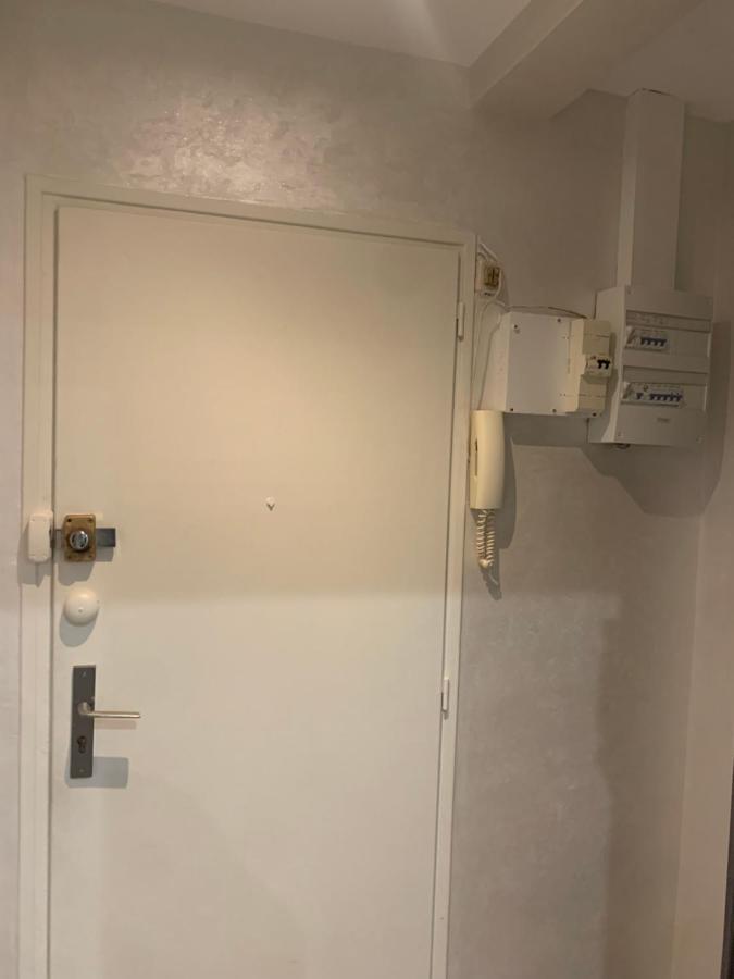 F3 2 Un Salon Avec Wifi Apartment